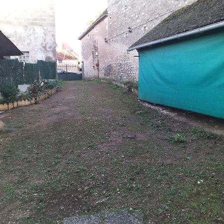 Maison Pour Nombreuses Personnes Pousseaux Екстер'єр фото