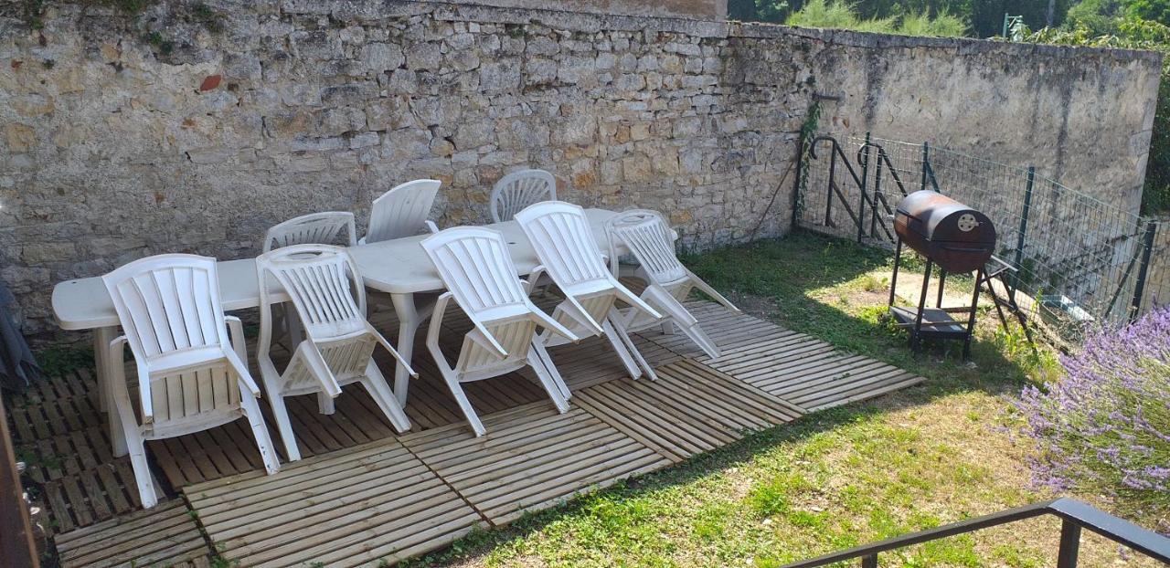 Maison Pour Nombreuses Personnes Pousseaux Екстер'єр фото